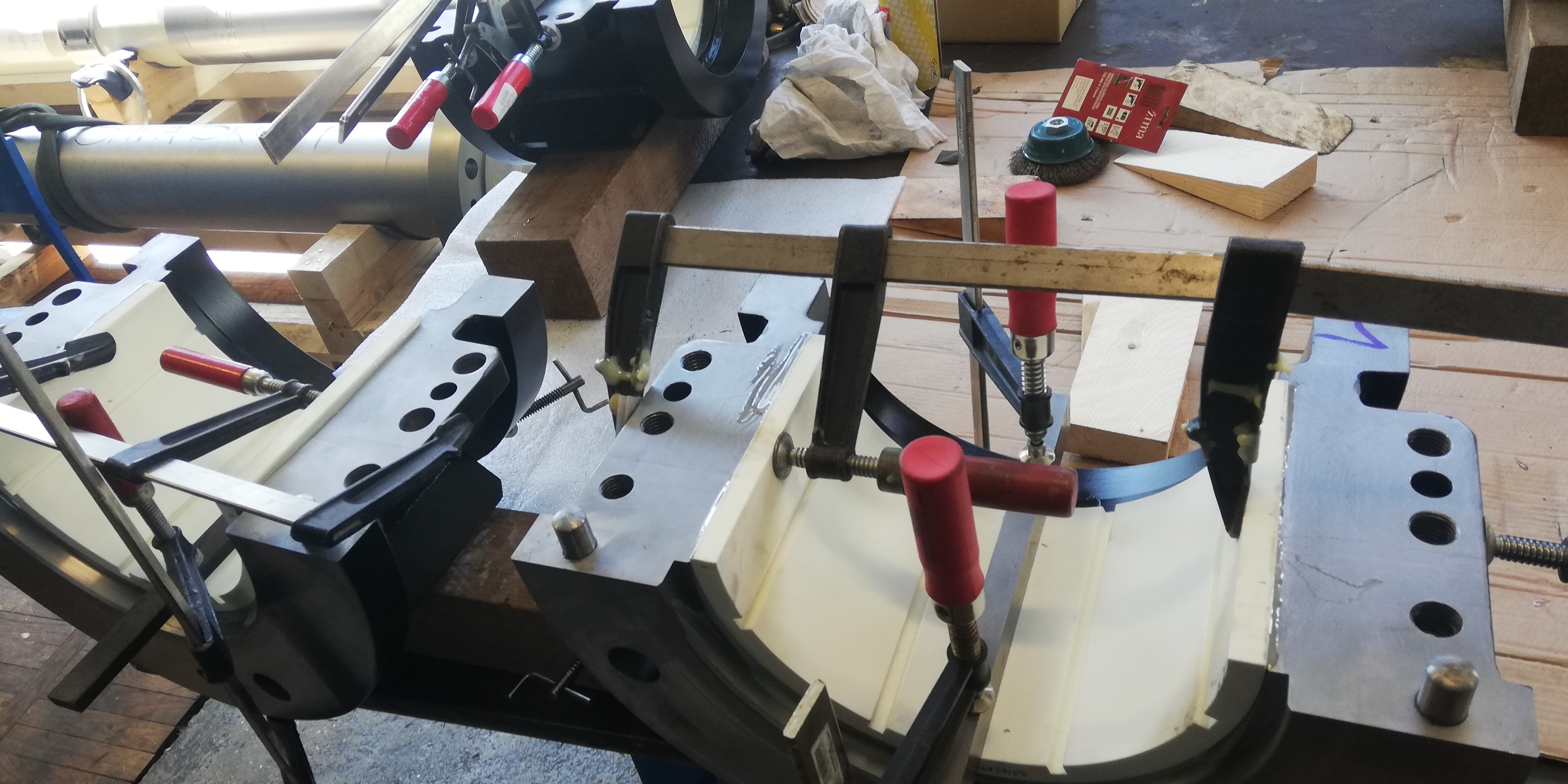 Thordon SXL bearings being bonded into the turbine guide bearing housings